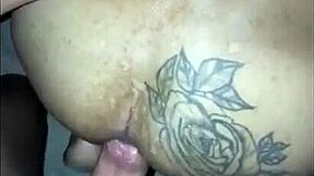 बार्बर शॉप में रॉ बेयरबैक पाउंडिंग