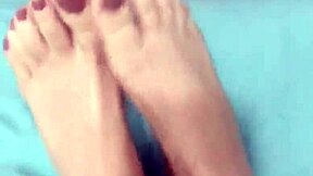 Latina Showing Sexy Feet