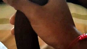 अरे, क्या मेरी जैसी सेक्सी पड़ोसी सोचकर मुठ मारते हो?