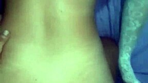 Amateur threesome with kissing and bareback sex