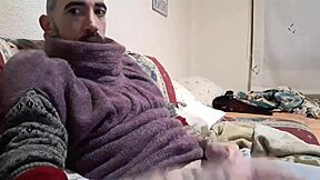 मेल्विनकोफिशियल सोलो झड़क सेशन में ह्यूज कॉक दिखा रहा है