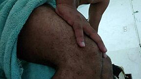 कपड़े पहनते उत्तेजित हो एमेच्योर एनल से मुठ मारी