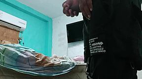 कपड़े पहनते उत्तेजित हो एमेच्योर एनल से मुठ मारी