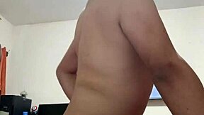 Ecuadorian Passive Chub Seeks Active Macho Stud