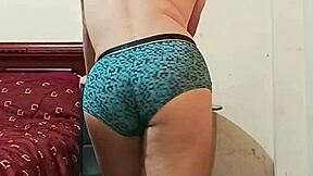 Ecuadorian Passive Chub Seeks Active Macho Stud