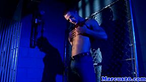 Ripped Hunk Strokes Himself in Close-Up Action!