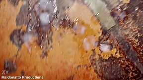 मैरिड स्टड को हार्ड ड्रिल्ड, लंड अंदर कम करता है, फिर बोल्ट्स