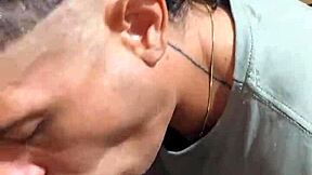 Mamei Funcionário Dotado do Patrão no Estoque com Tesão no Glory Hole
