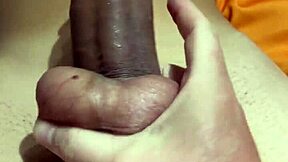 Straight Novinho Gets Epic Blowjob from School Buddy