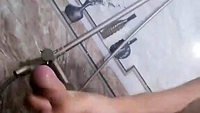 gay sục trong ph�ng tắm