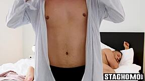 हाई रैंकिंग पॉलिटिशियन जॉन रोड्रिग्ज प्रोफेशनल गाय बस्तियन करीम के साथ गे सेक्स कर रहा है! जॉन रोड्रिग्ज अपना करियर रिस्क कर रहा है!