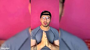 macho guy jerks 19cm cock horny from twink ass at gym