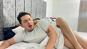 मेरा स्ट्रेट रूममेट मूवी देखा फिर मेरी बड़ी गांड चोदी चिल्लाता रहा!