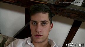 गे ओरल एक्शन स्टेमी एनकाउंटर में अनफोल्ड होता है।